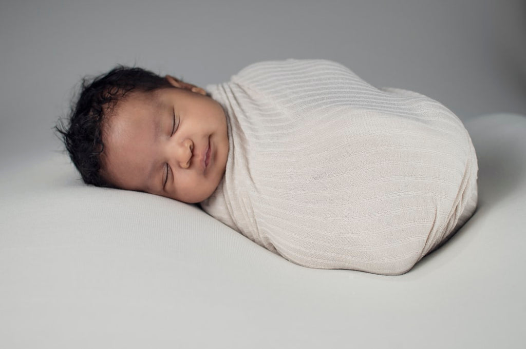 Swaddling: Pros and Cons, what the experts are saying